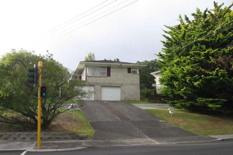 Photo of property in 2/95 Archers Road, Hillcrest, Auckland, 0629