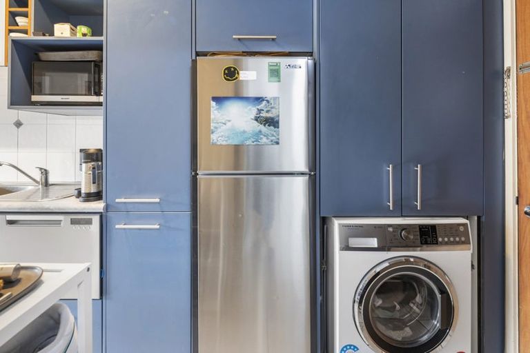 Photo of property in Atrium Towers, 5p/154 The Terrace, Wellington Central, Wellington, 6011