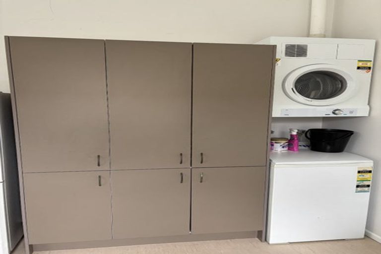 Photo of property in 121 Kelburn Parade, Kelburn, Wellington, 6012