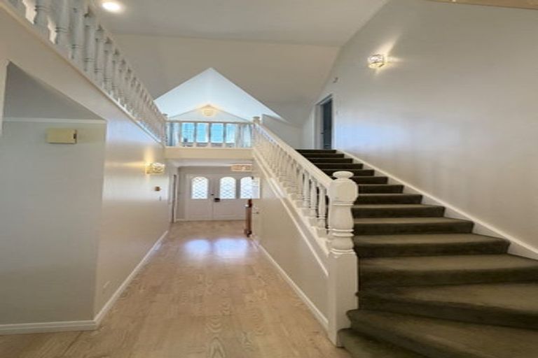 Photo of property in 35 Ravenstone Place, Chatswood, Auckland, 0626