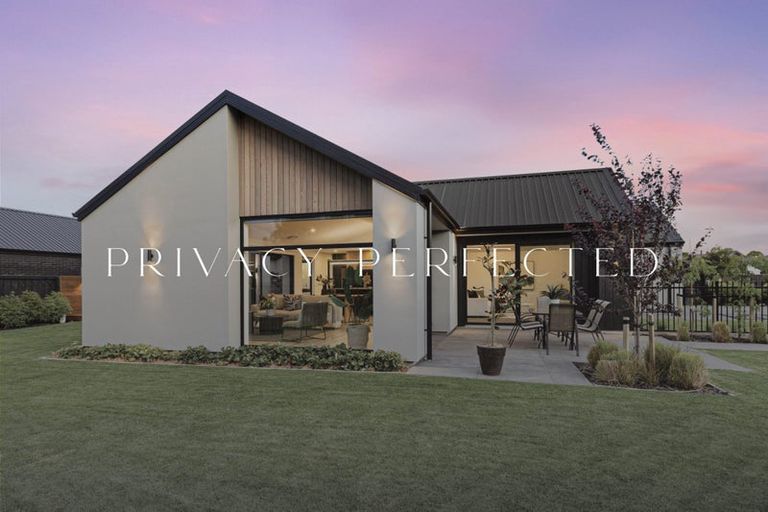 Photo of property in 8 Kirkland Crescent, Harewood, Christchurch, 8051