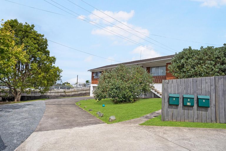 Photo of property in 3/68 Rua Road, Glen Eden, Auckland, 0602