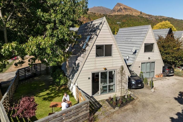 Photo of property in 23a Inverness Crescent, Arrowtown, 9302