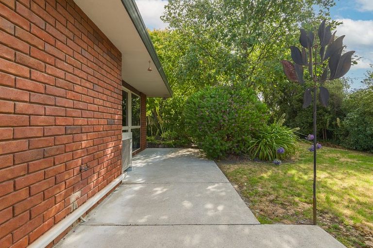 Photo of property in 24 Wendy Place, Heathcote Valley, Christchurch, 8022