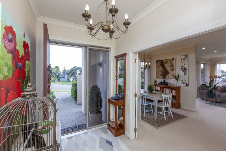 Photo of property in 136 Renown Road, Raumati South, Paraparaumu, 5032