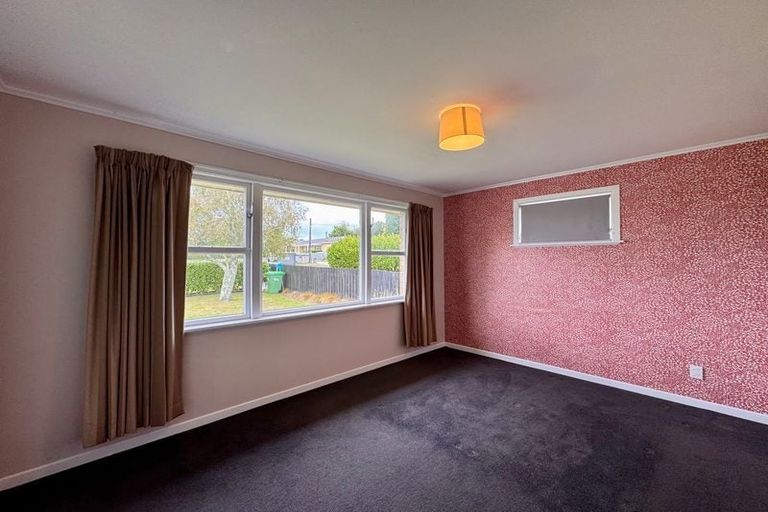 Photo of property in 16 Booth Crescent, Tuakau, 2121