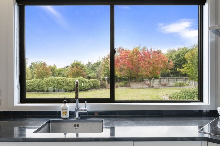 Photo of property in 35 Stonebrook Lane, Kelvin Grove, Palmerston North, 4470