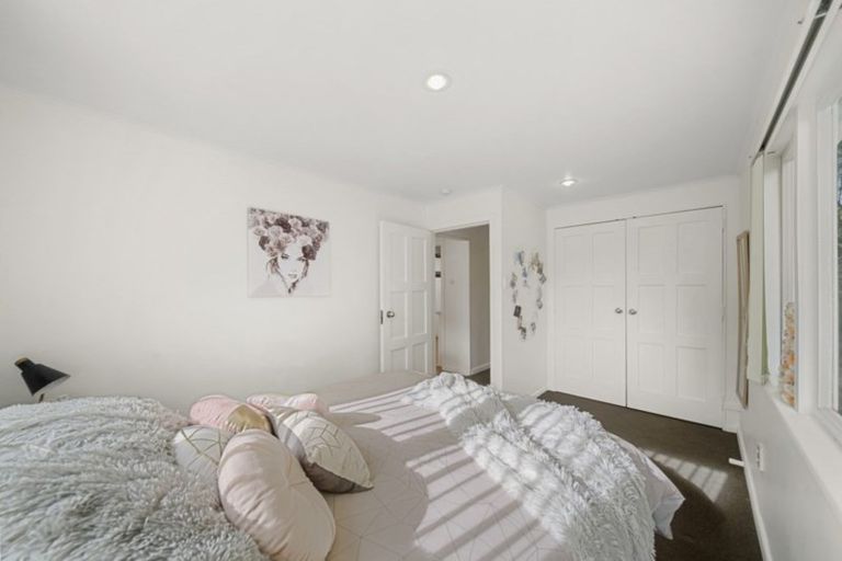 Photo of property in 1/9 Luplau Crescent, Cockle Bay, Auckland, 2014