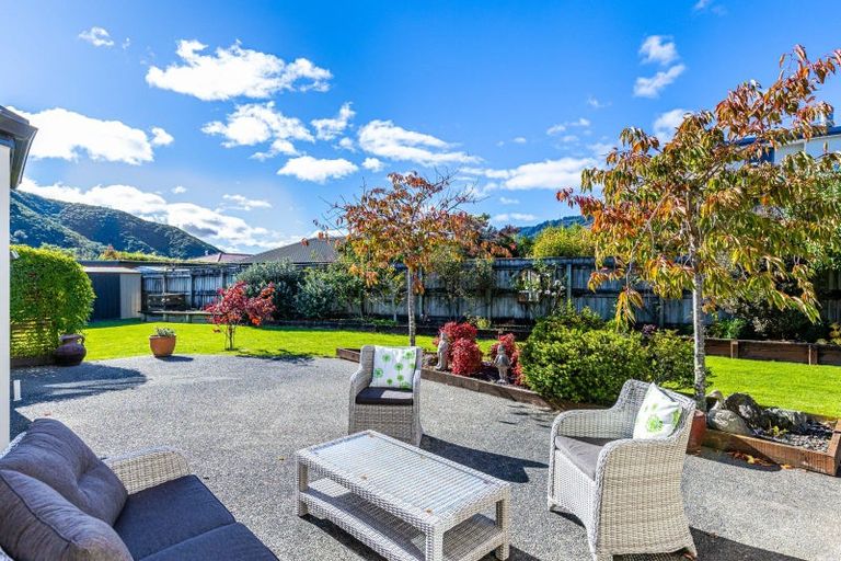 Photo of property in 10 Glentui Place, Waikawa, Picton, 7220