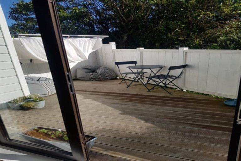 Photo of property in 118 The Ridgeway, Mornington, Wellington, 6021