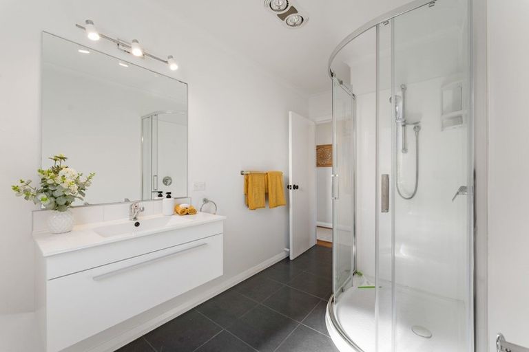 Photo of property in 52 Wallace Place, Westown, New Plymouth, 4310