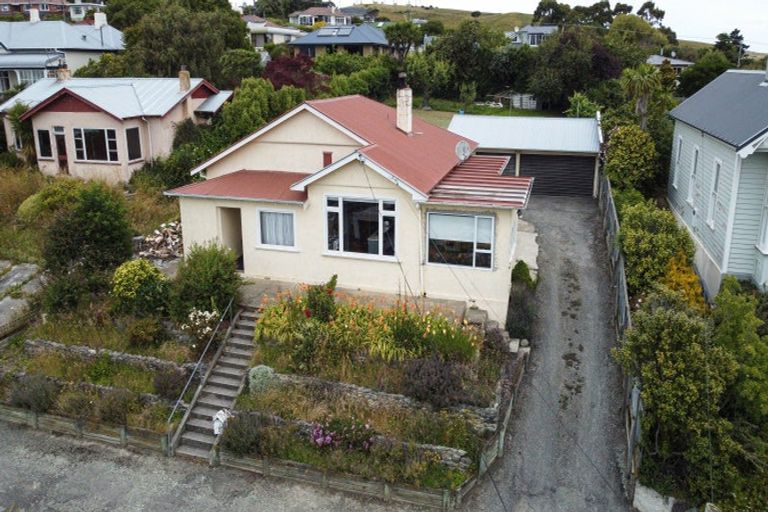 Photo of property in 19 Avon Street, South Hill, Oamaru, 9400