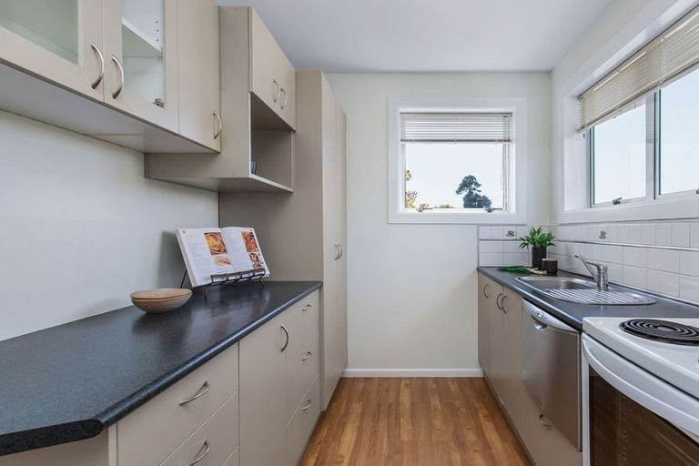 Photo of property in 21 Rosanna Place, Aranui, Christchurch, 8061