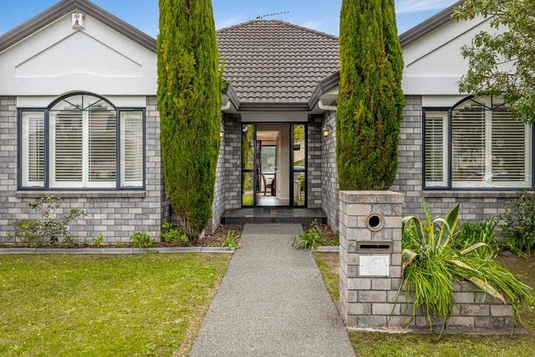 Photo of property in 5 Hobie Court, West Harbour, Auckland, 0618