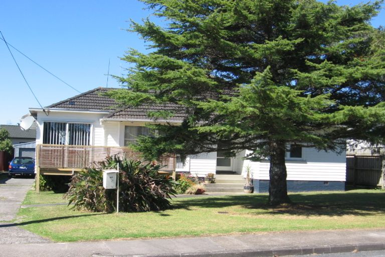 Photo of property in 108 Cobham Crescent, Kelston, Auckland, 0602