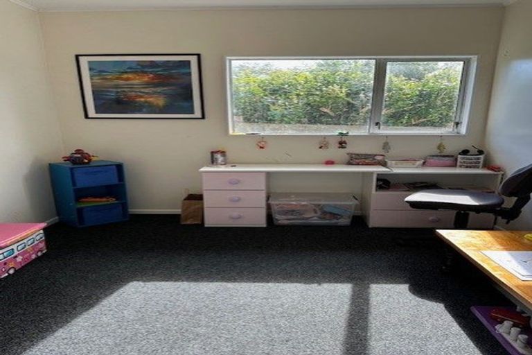 Photo of property in 5 Sharda Grove, Paraparaumu Beach, Paraparaumu, 5032