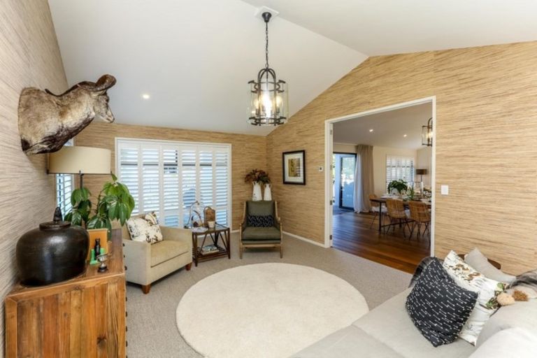 Photo of property in 1 Tupare Place, Highlands Park, New Plymouth, 4312