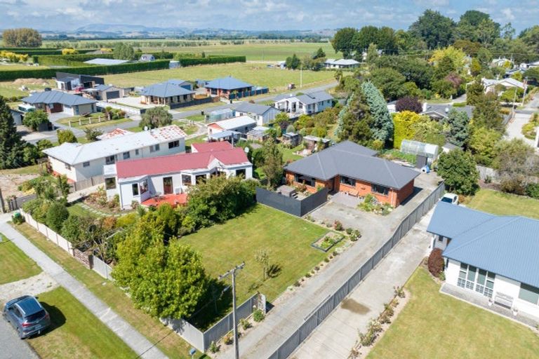 Photo of property in 66 Hunter Street, Edendale, 9825