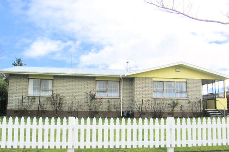 Property details for 14 Caroline Drive, Feilding, 4702