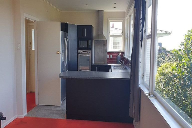 Photo of property in 12 Maple Grove, Kingston, Wellington, 6021