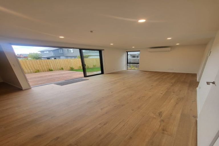 Photo of property in 2/37 Maxwell Street, Riccarton, Christchurch, 8041
