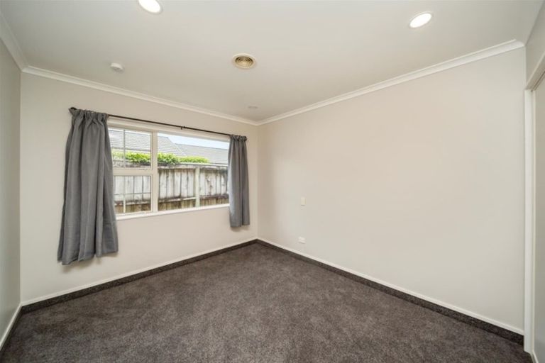 Photo of property in 7 Edna Wills Place, Hawera, 4610