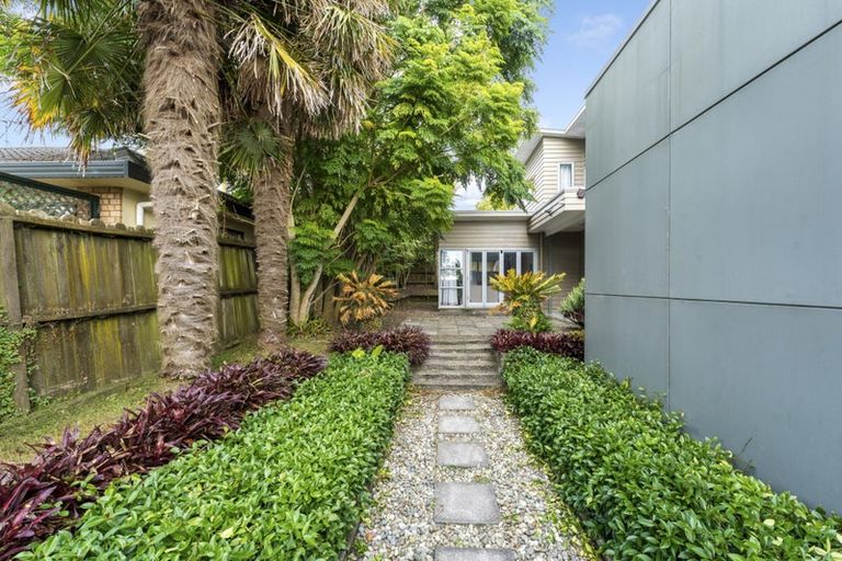 Photo of property in 8 Roy Maloney Drive, Henderson, Auckland, 0612