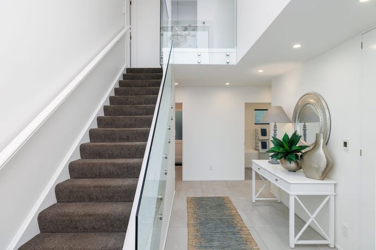 Photo of property in 11 Beachville Road, Redcliffs, Christchurch, 8081