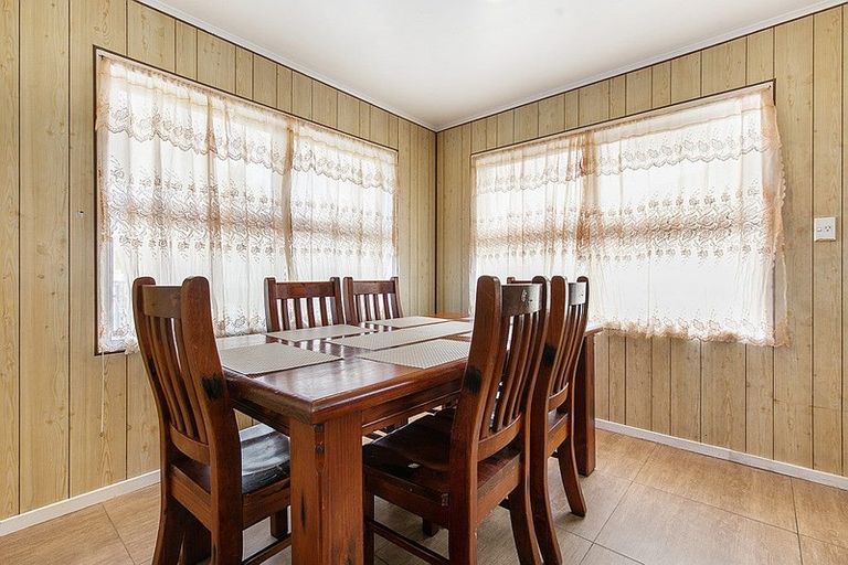 Photo of property in 6 Garrett Place, Otara, Auckland, 2023