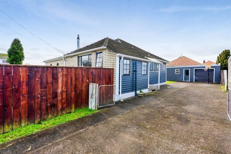 Photo of property in 1 List Street, Welbourn, New Plymouth, 4310