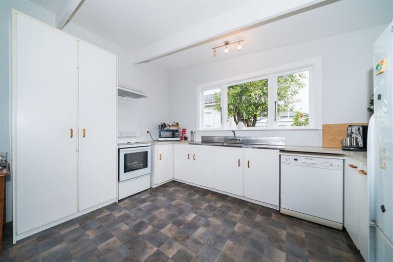 Photo of property in 31 Dahlia Street, Palmerston North, 4410