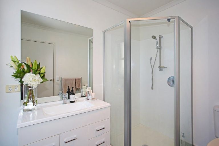 Photo of property in 51 Popokatea Drive, Takanini, 2112