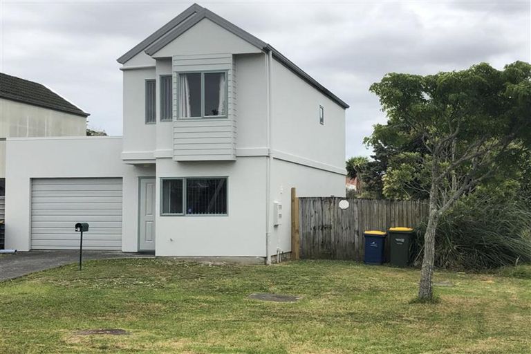Photo of property in 1 Kona Crescent, Henderson, Auckland, 0610