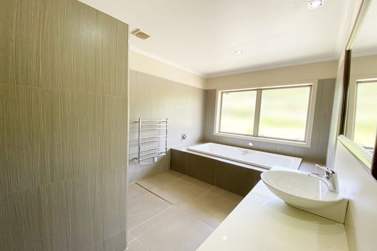 Photo of property in 67 Old Barn Road, Opaheke, Papakura, 2584