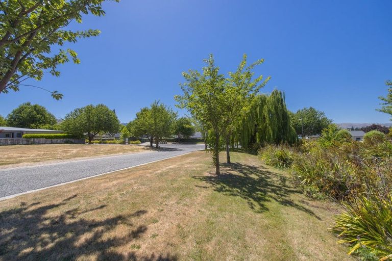 Photo of property in 14 Old Station Avenue, Wanaka, 9305