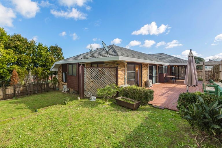 Photo of property in 40 Pigeon Mountain Road, Half Moon Bay, Auckland, 2012