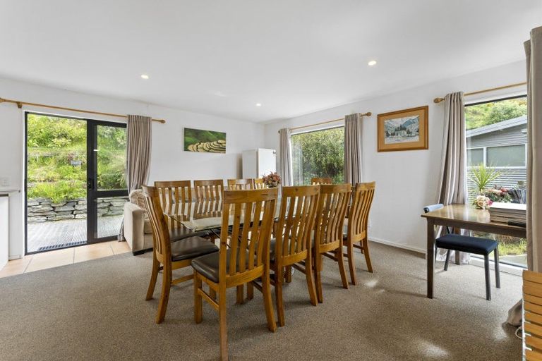 Photo of property in 24 Sainsbury Road, Fernhill, Queenstown, 9300