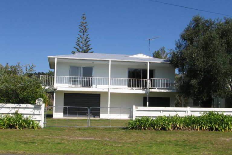 Photo of property in 44 Banks Street, Cooks Beach, Whitianga, 3591