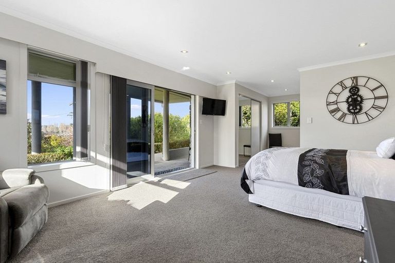 Photo of property in 67 Braid Road, St Andrews, Hamilton, 3200