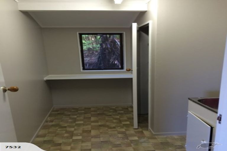 Photo of property in 34 Pekanga Road, Normandale, Lower Hutt, 5010