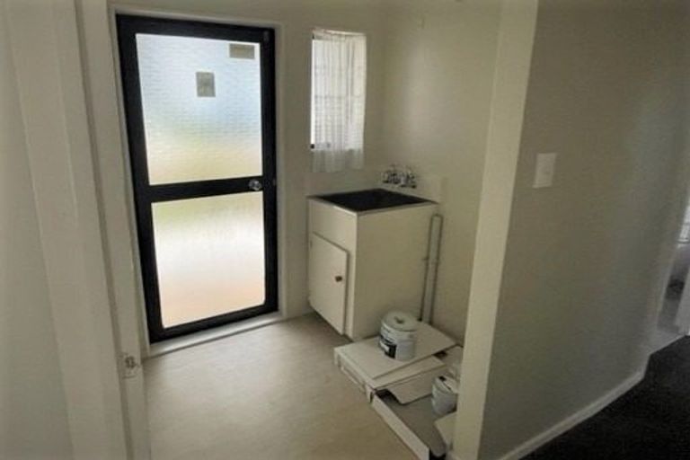 Photo of property in 1/21 Midgley Road, West Harbour, Auckland, 0618