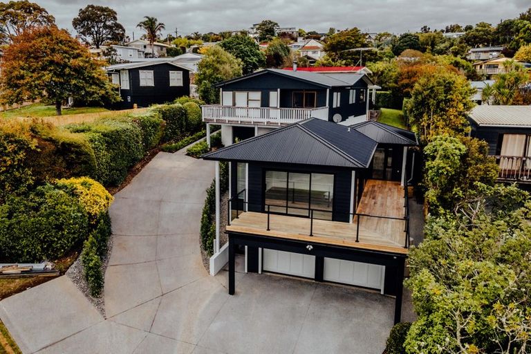 Photo of property in 5a Holiday Road, Milford, Auckland, 0620