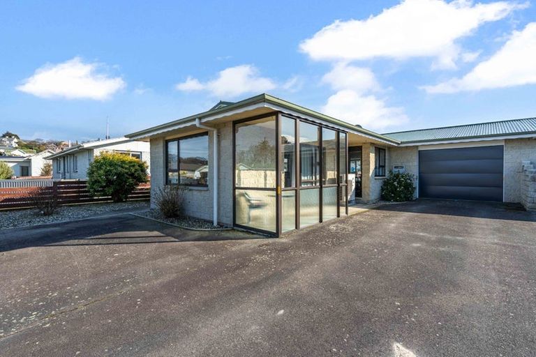 Photo of property in 1 Mary Street, Gore, 9710
