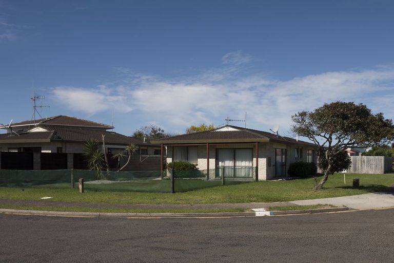 Photo of property in 1 Gobray Crescent, Mount Maunganui, 3116