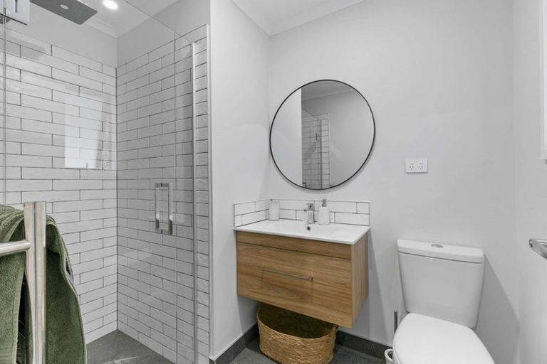 Photo of property in 36a Hand Road, Helensville, 0800