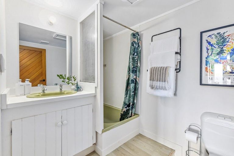 Photo of property in 91 Black Rock Road, Newlands, Wellington, 6037