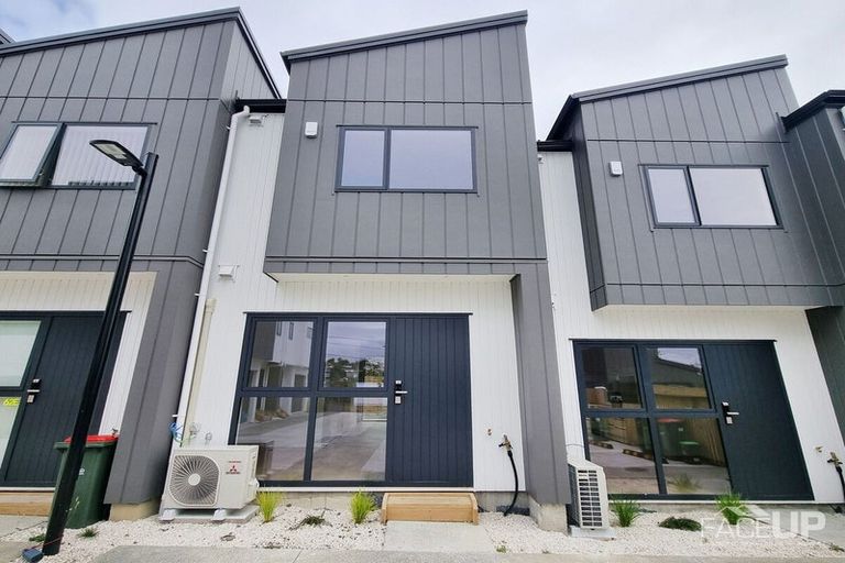 Photo of property in 64e Triangle Road, Massey, Auckland, 0614