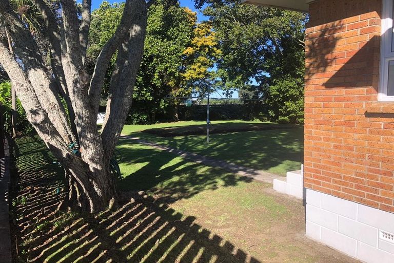 Photo of property in 54 Wellesley Road, Mangere Bridge, Auckland, 2022