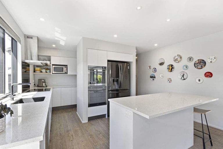 Photo of property in 15 Luxembourg Crescent, Halswell, Christchurch, 8025