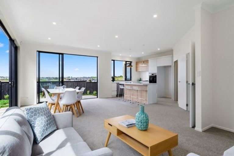 Photo of property in 13 Davey Crescent, Orewa, 0931